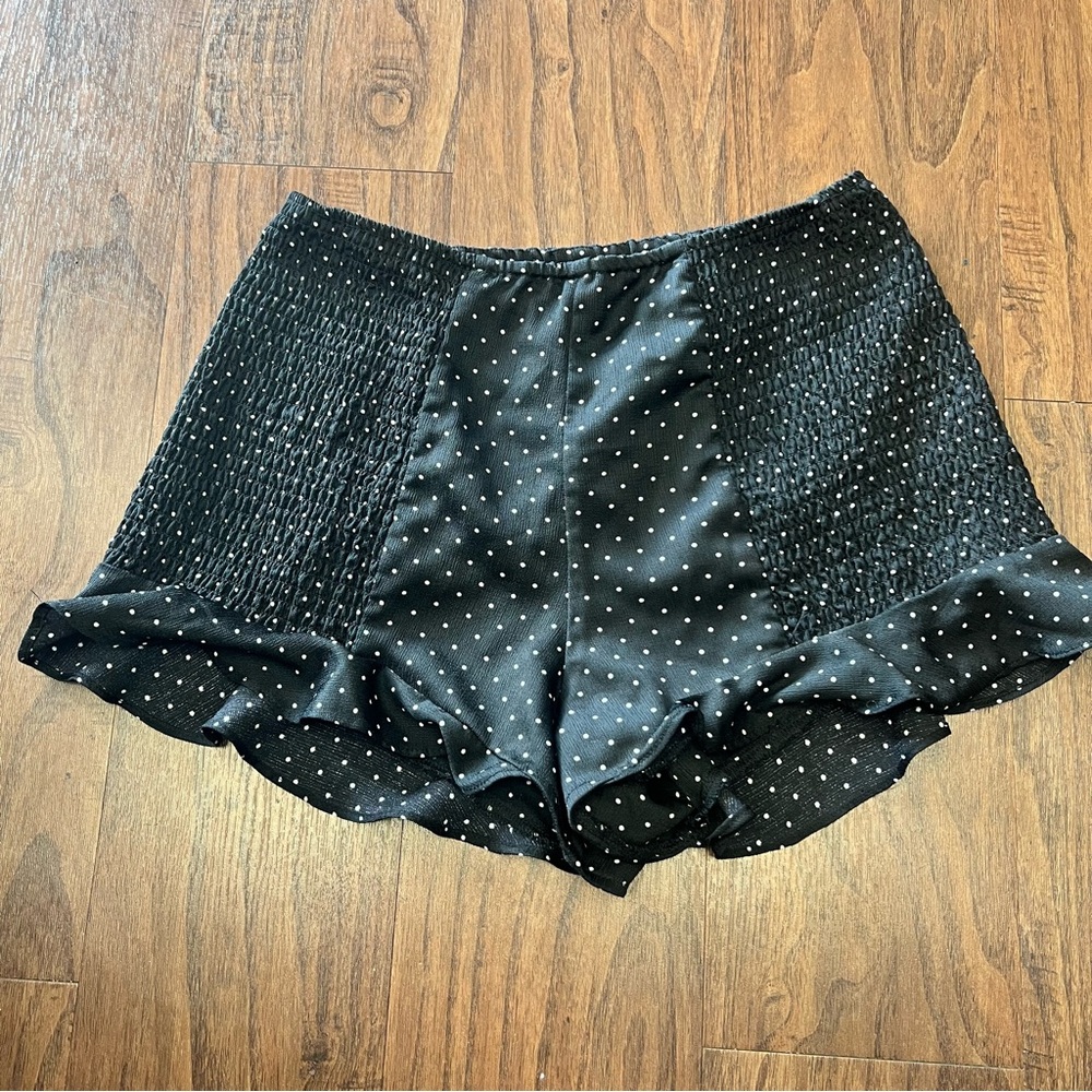 Ivy And Main Ruffled Black Polka Dot Shorts Junior Size L